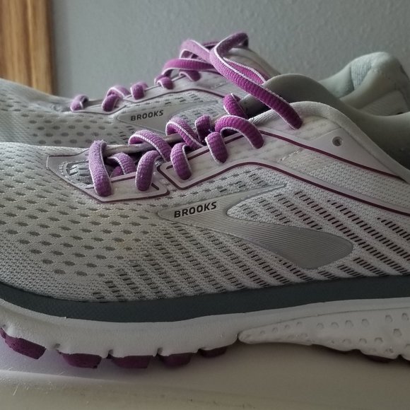 Brooks ghost Women’s size 7 - Picture 2 of 5